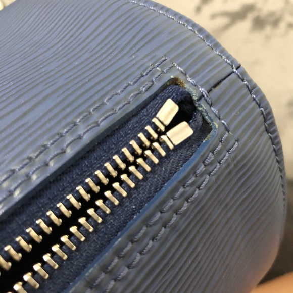 Louis Vuitton Speedy 30 Epi Azur Canvas - Picture 9 of 16
